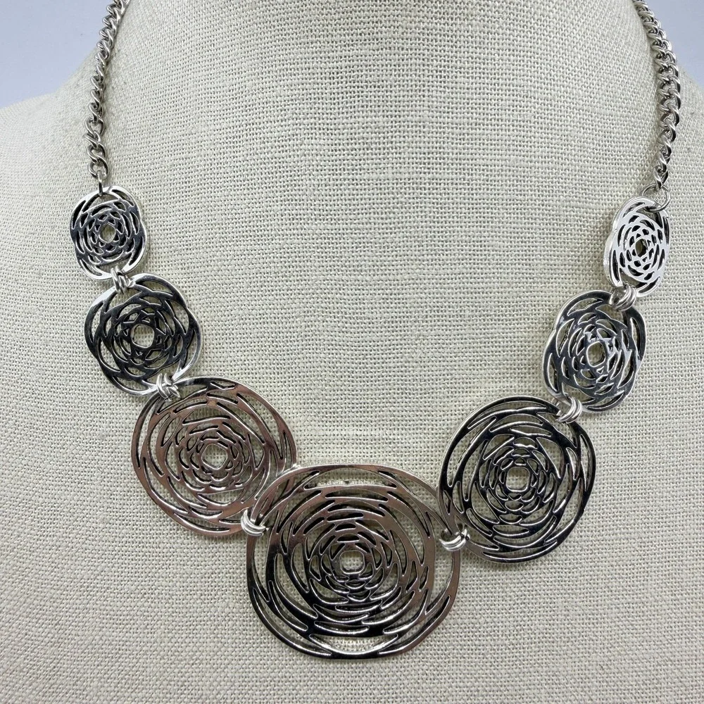 Necklace Silver Tone Spiral Rose Disc Statement Vintage Floral Boho Bib Chain